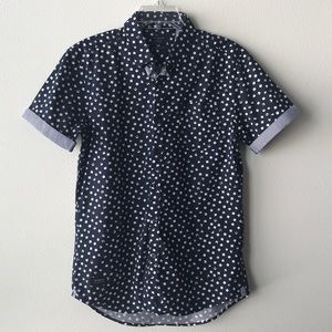 7 Diamonds fitted print short sleeve button front.
